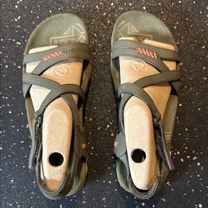 Barely Worn Merrell Strappy Sandals